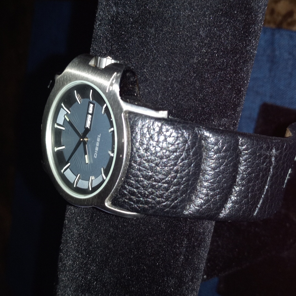 Deisel Watch - Picture 2 of 3